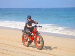 Tour en bicicleta eléctrica por la playa Migriño + Cata de tequila