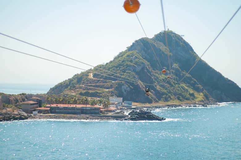 Farolesa, la tirolina de Mazatlán