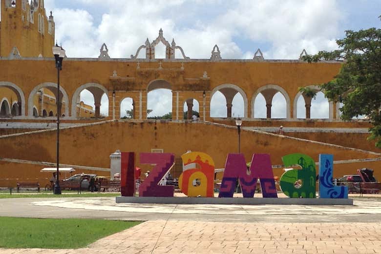 Excursión a Izamal y Motul