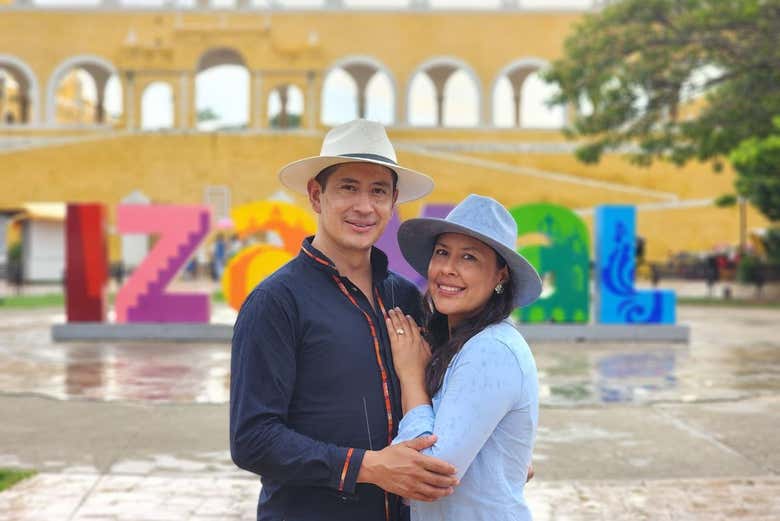 Excursión a Izamal + Espectáculo de luz y sonido
