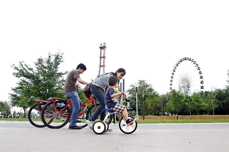 Tour en bicicleta por el Parque Fundidora