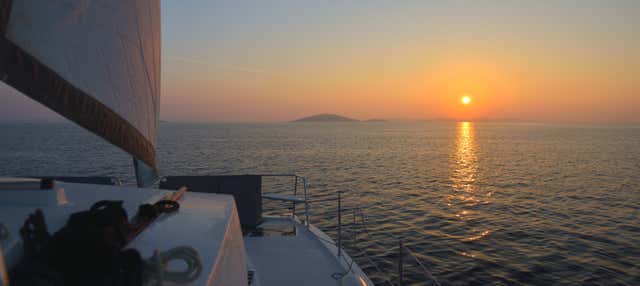 Giro in catamarano al tramonto + Cena a Punta Maroma