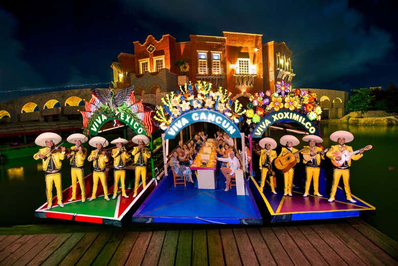 Night shows in Xoximilco - Night shows in Xoximilco
