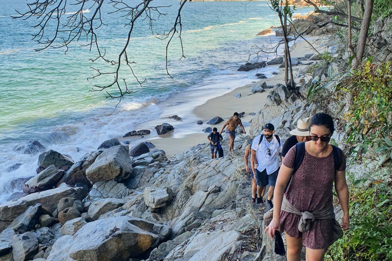 Senderismo por las playas escondidas de Puerto Vallarta + Snorkel en Colomitos