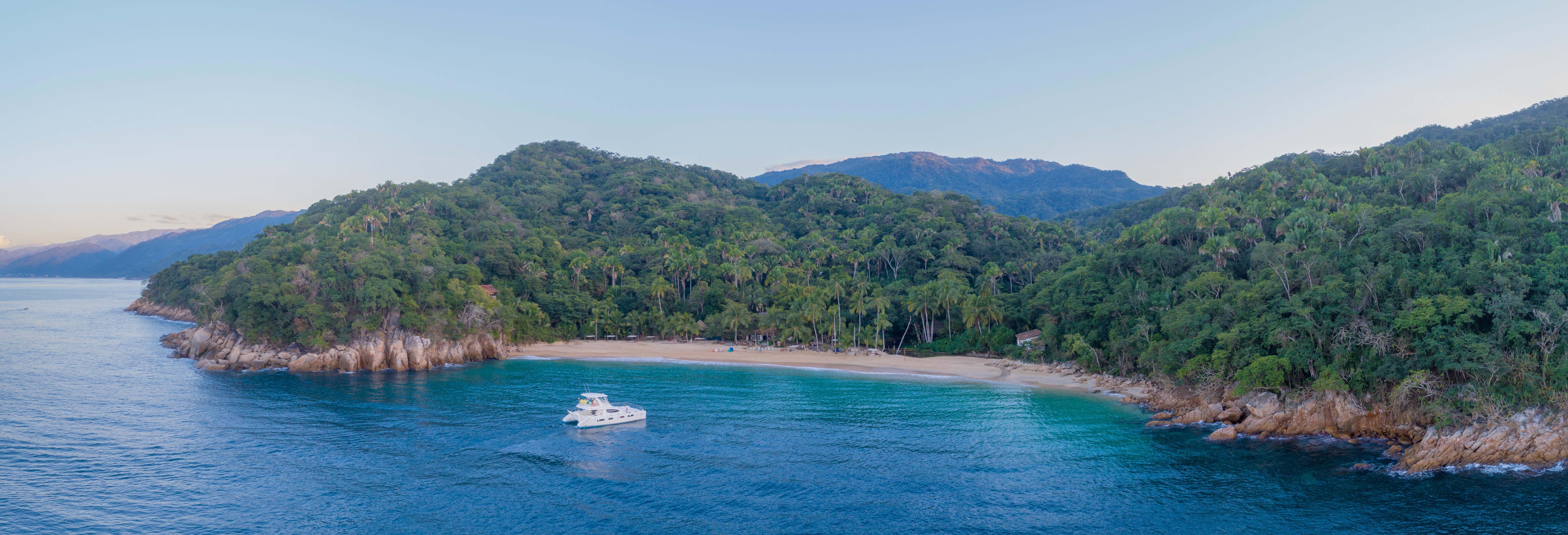 Festa sulla spiaggia di Majahuitas