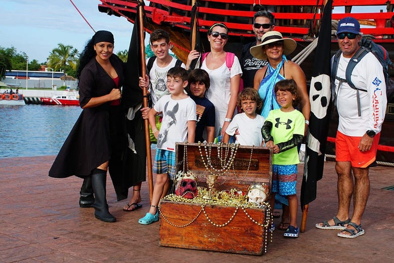 Paseo en barco pirata por Puerto Vallarta