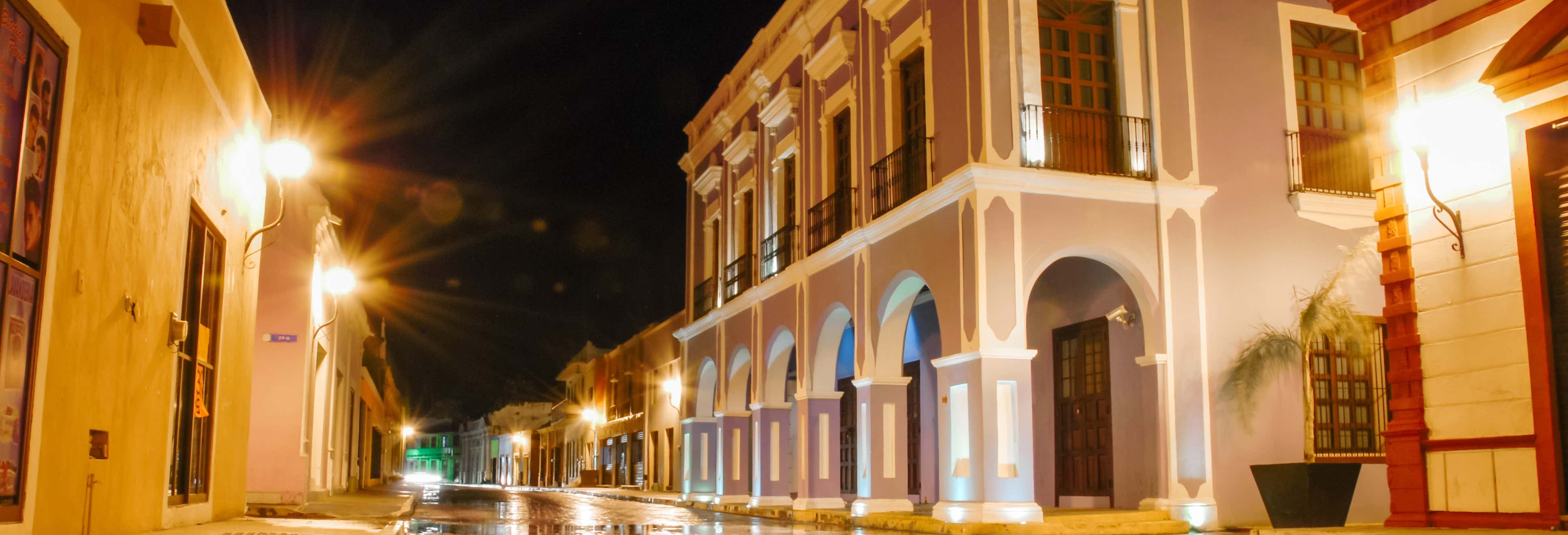 Tour teatralizado nocturno por Campeche