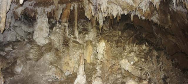 Speleologia nella grotta di La Puente