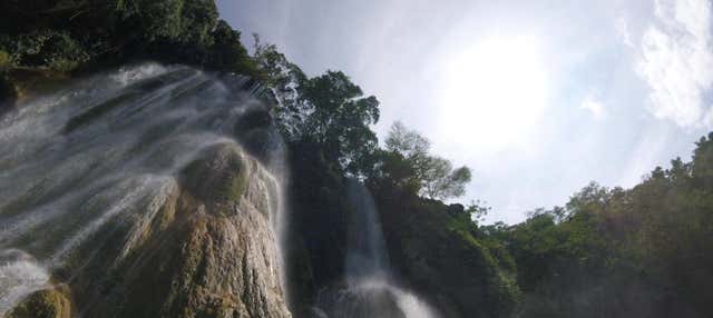 Salto dalle cascate nel fiume Micos + Minas Viejas