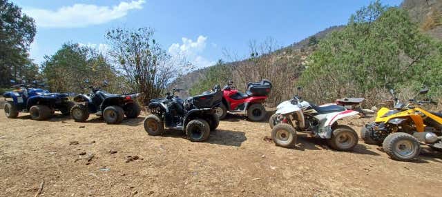 Tour di San Joaquín in quad + Visita alla Grotte Los Herrera