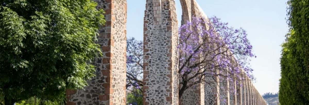 Santiago de Querétaro Aqueduct Tour