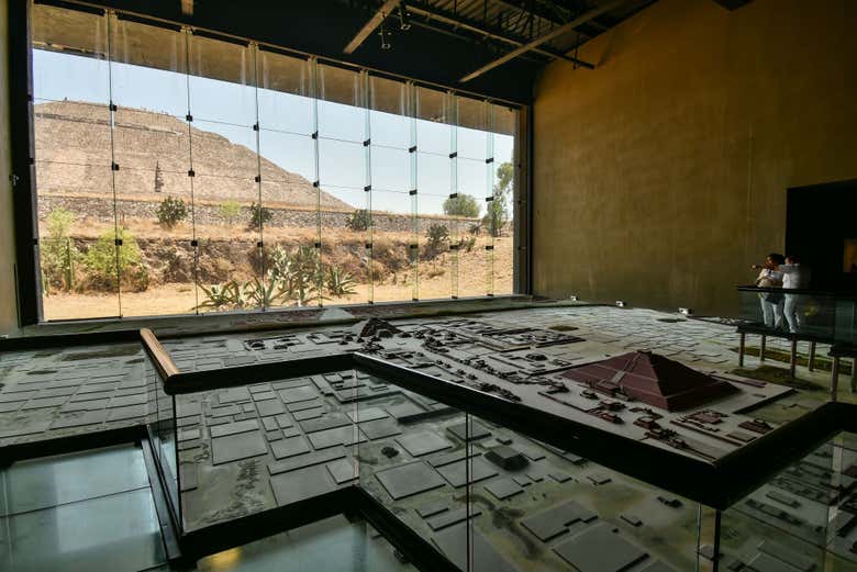 Imagen de Entrada a la zona arqueológica de Teotihuacán sin colas