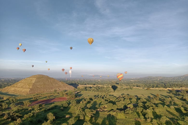 Paseo privado en globo por Teotihuacán