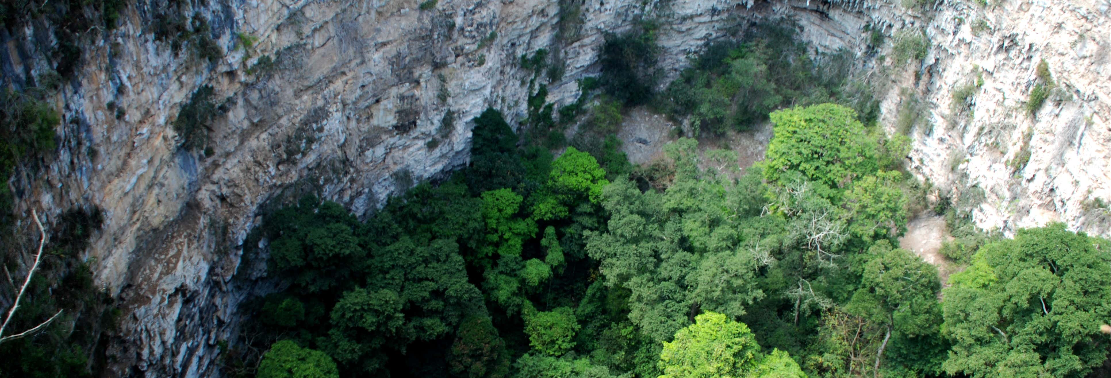 Escursione alla Sima de las Cotorras e cascata El Aguacero