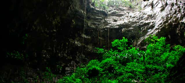 Discesa in corda doppia alla Sima del Cielo