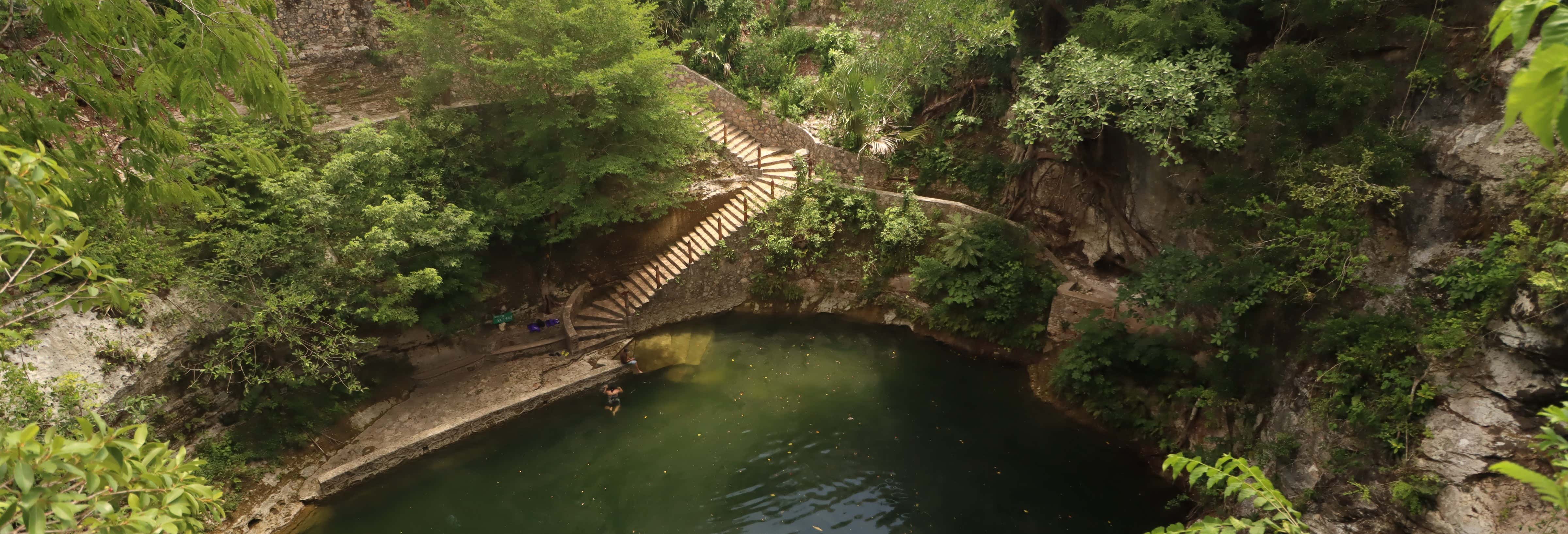 Tour dei cenote di Valladolid in furgoncino classico