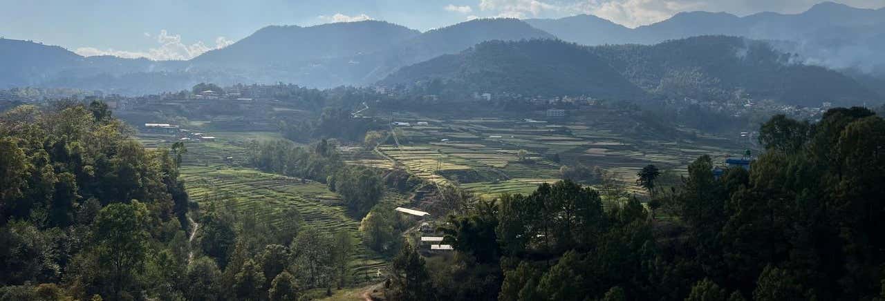 Escursione privata alla Grotta di Asura e al monastertro Neydo Tashi