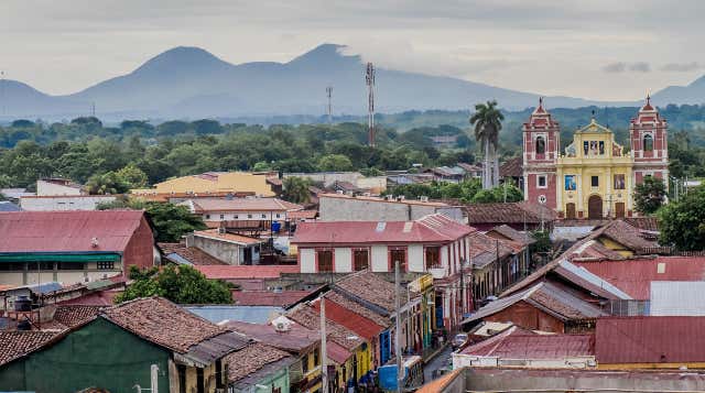 León