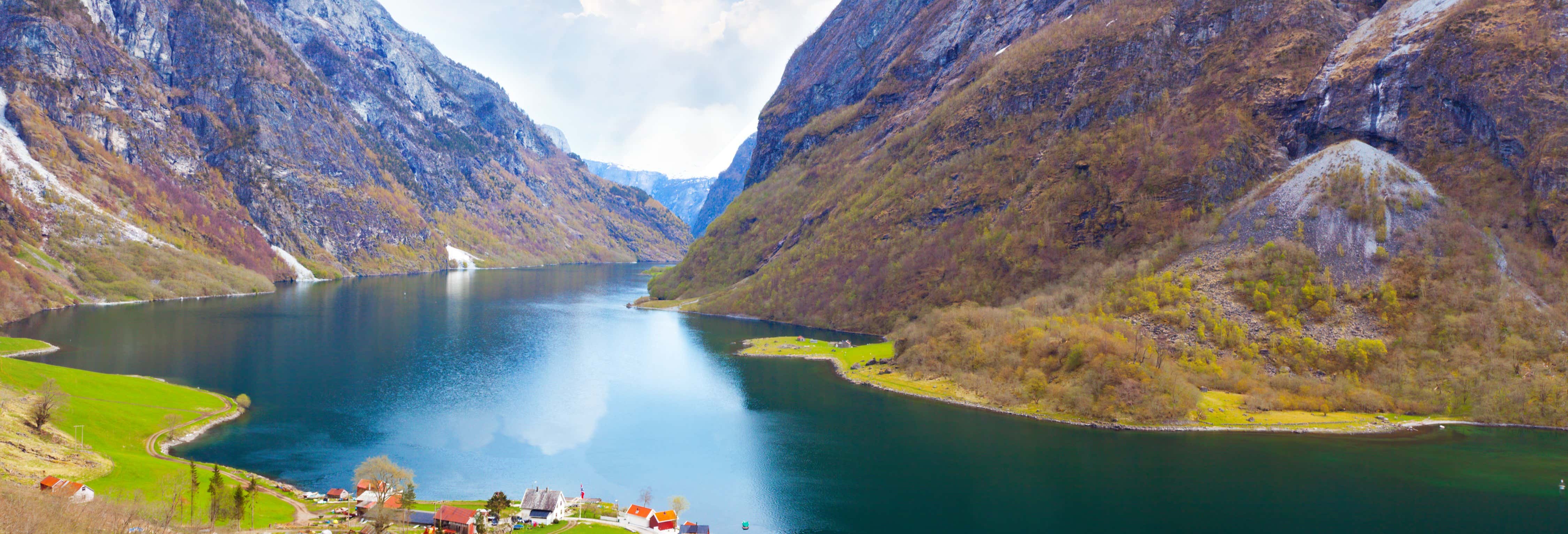 Excursión al fiordo de Nærøy, Flåm, Stegastein y Skjervsfossen