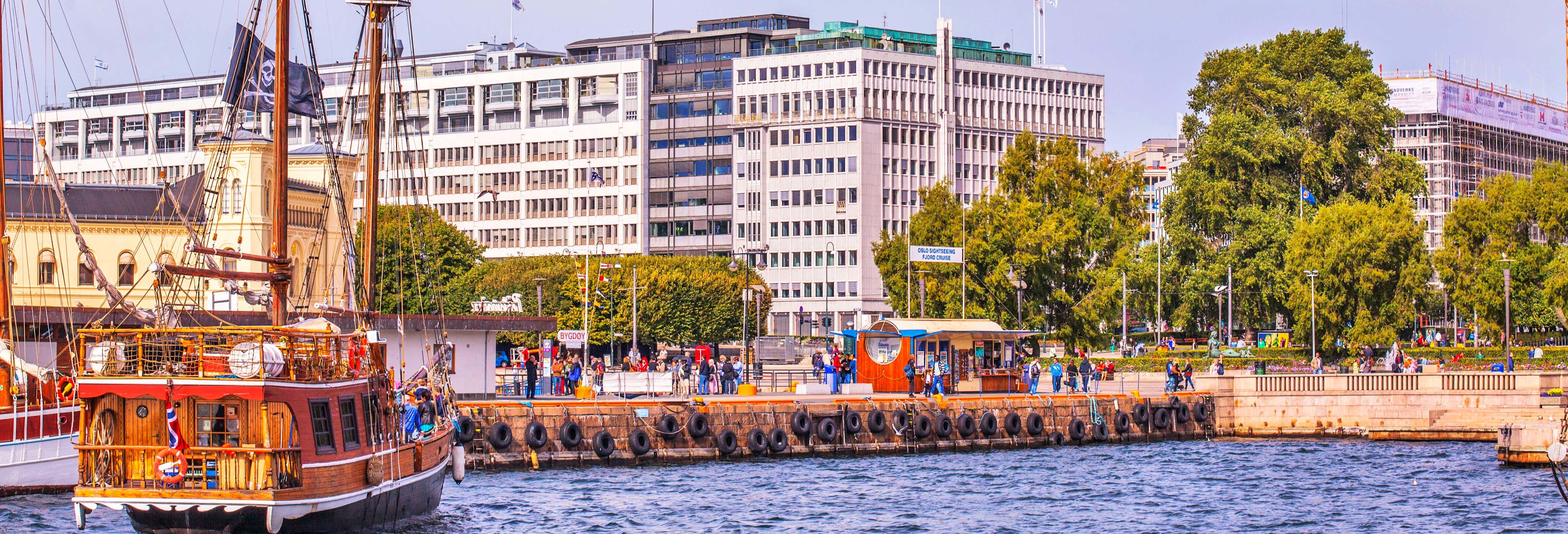 Giro in barca di legno sul fiordo di Oslo