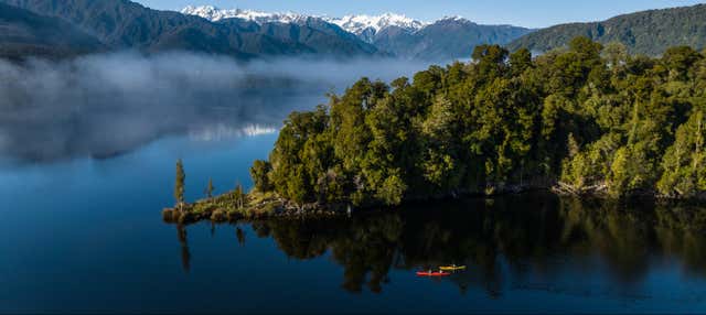 Tour del lago Mapourika in kayak