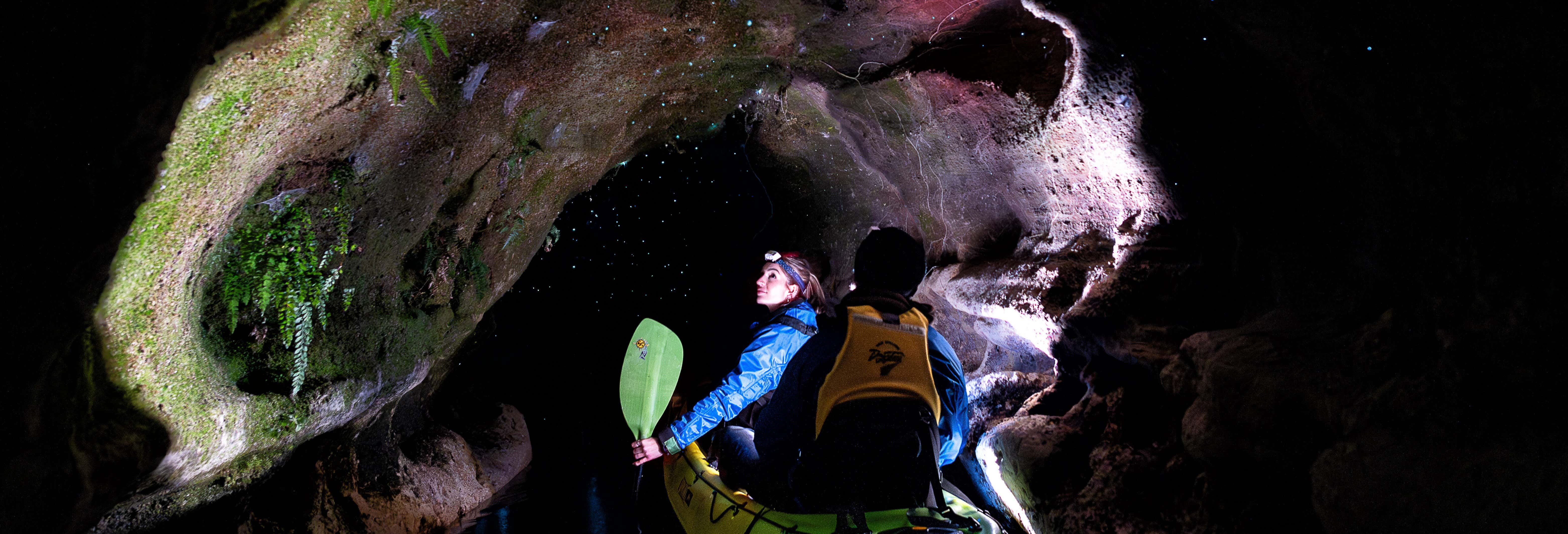 Tour delle Glow Worm Caves in kayak