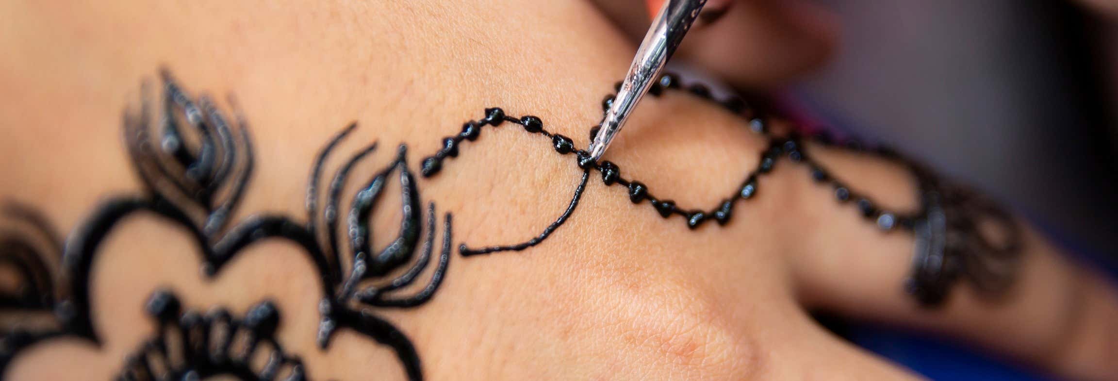 Laboratorio di henné a Jasab