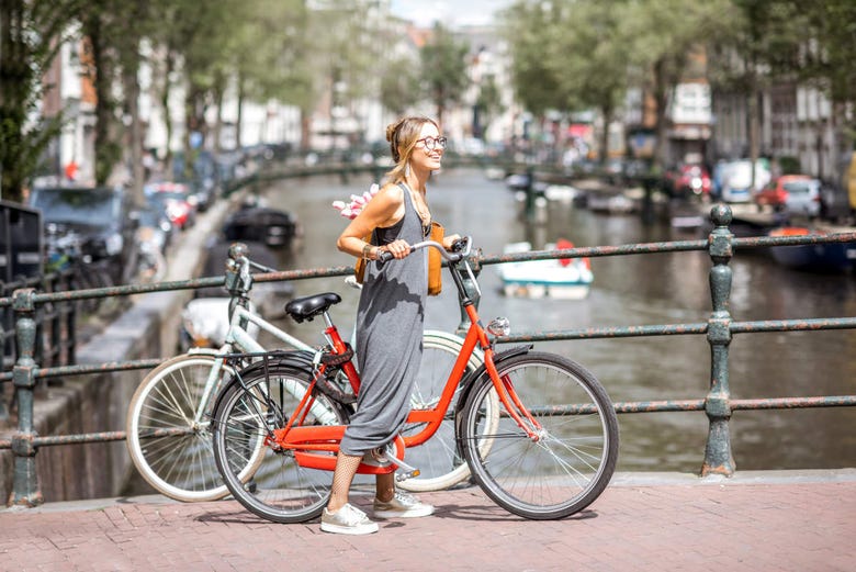 Secretario Preconcepción gritar Tour en bicicleta por Ámsterdam - Reserva online en Civitatis.com