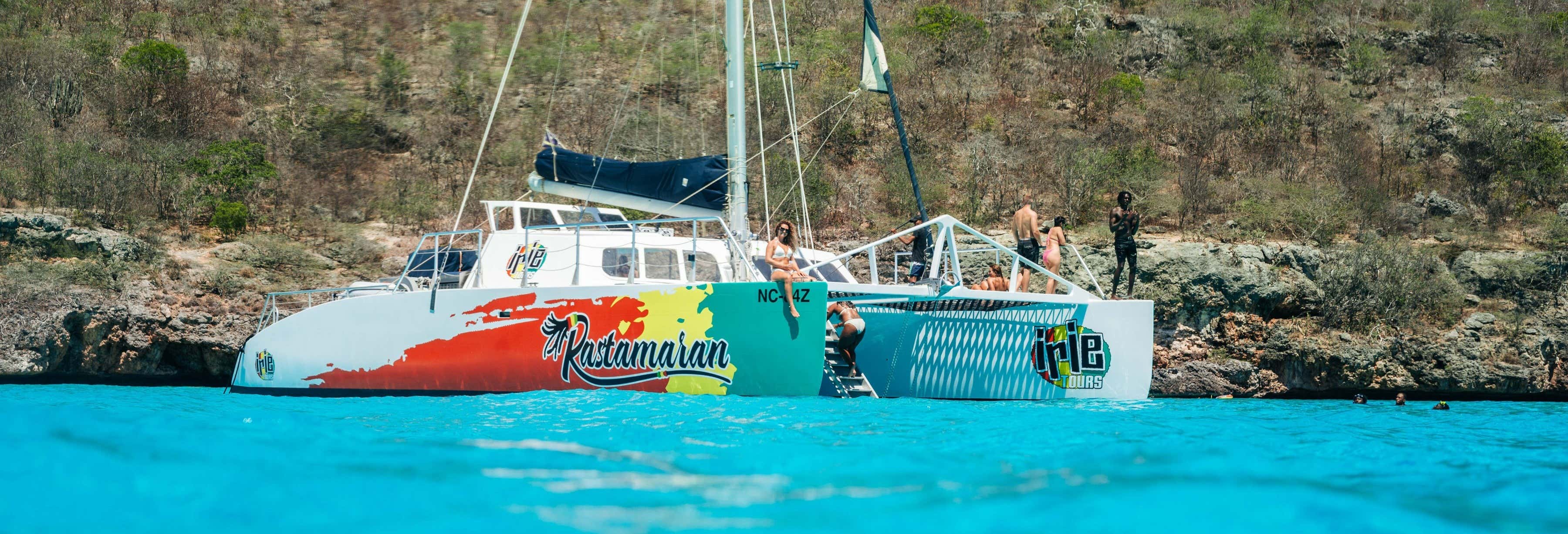 Tour en catamarán por Kokomo, Cas Abao y Blue Room Cave