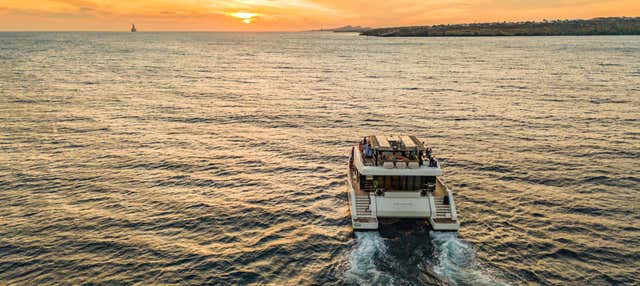 Festa in catamarano a Spanish Water al tramonto
