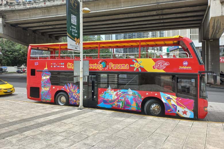 Bus at the Multicentre - Bus at the Multicentre