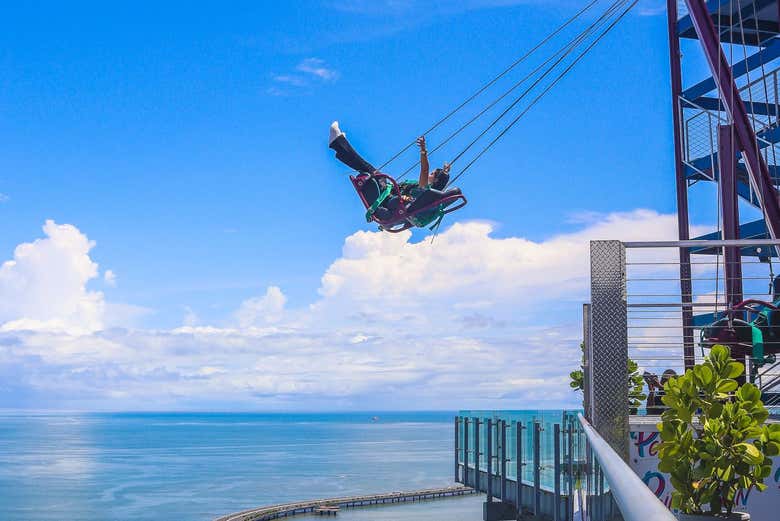 Try out one of the most extreme swing in Panama City - Try out one of the most extreme swing in Panama City