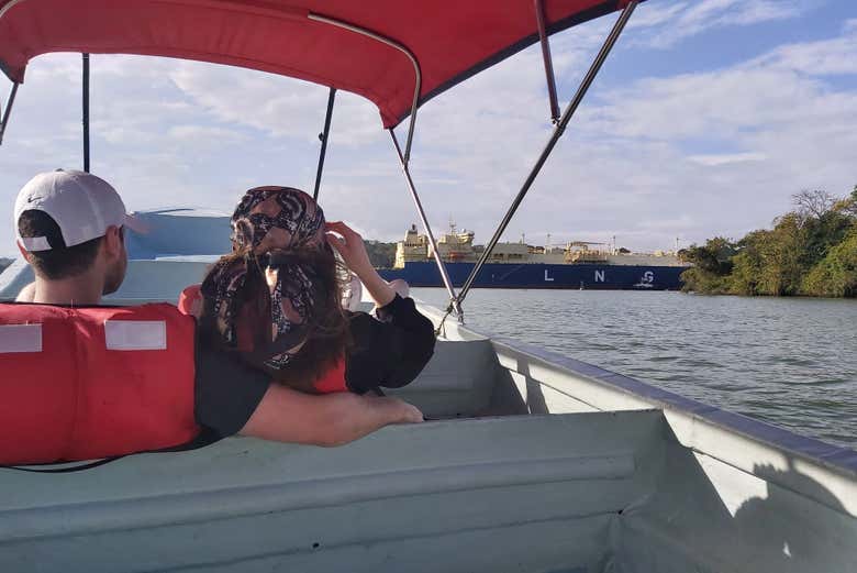 Enjoying the cruise on Gatun Lake - Enjoying the cruise on Gatun Lake