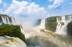 Brazilian Iguazú Waterfalls + Parque das Aves Tour
