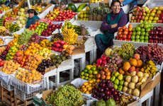 Clase de cocina peruana con comida