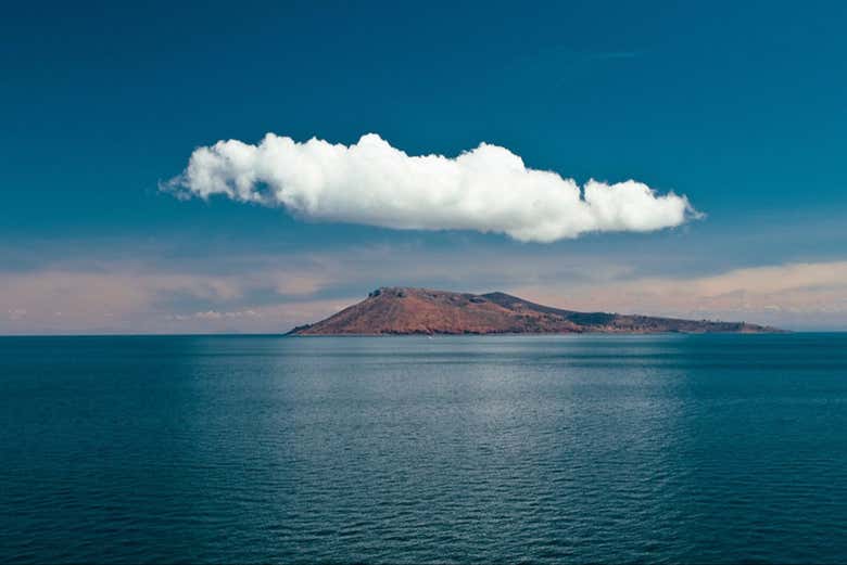 Lake Titicaca Day Trip by Sleeper Bus