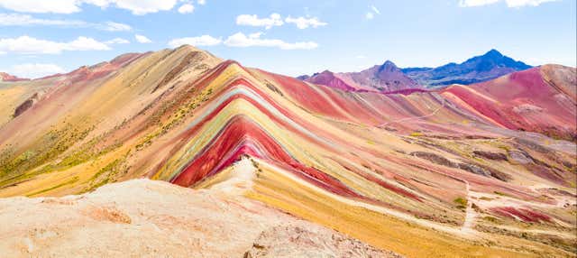 Trekking alla Montagna Arcobaleno e alla Valle Rossa