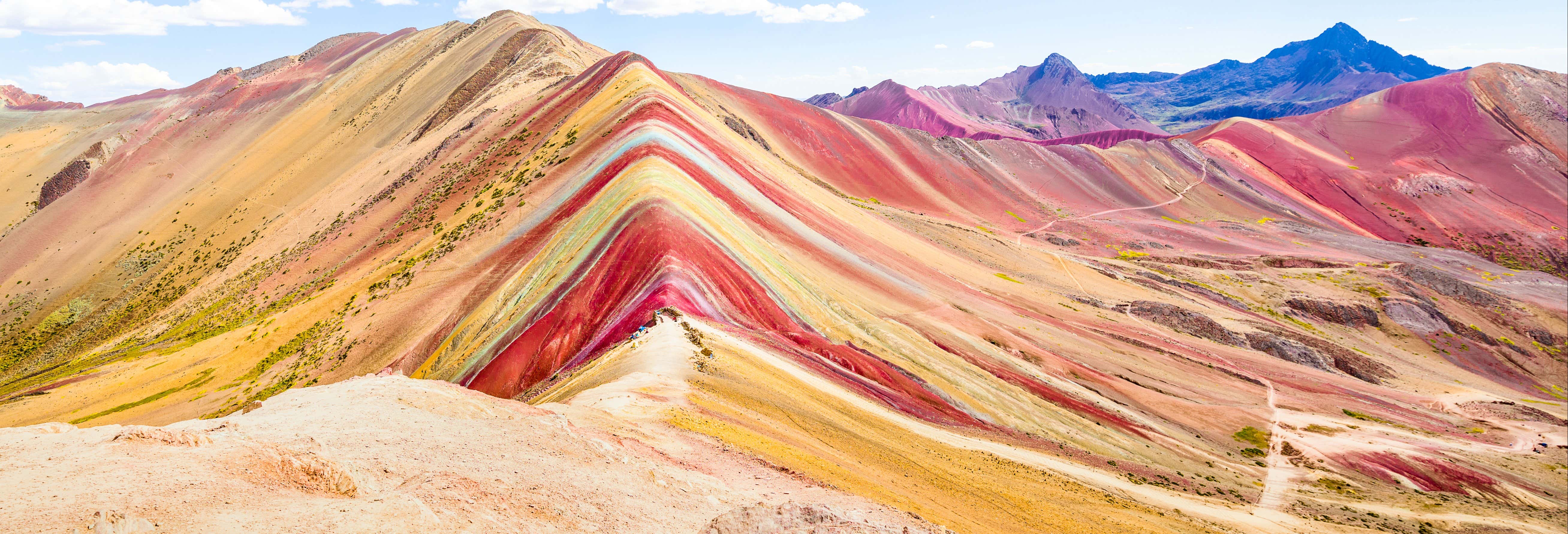 Trekking alla Montagna Arcobaleno e alla Valle Rossa