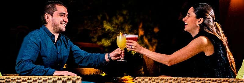 Cena con spettacolo folkloristico e degustazione di pisco alla tenuta La Caravedo