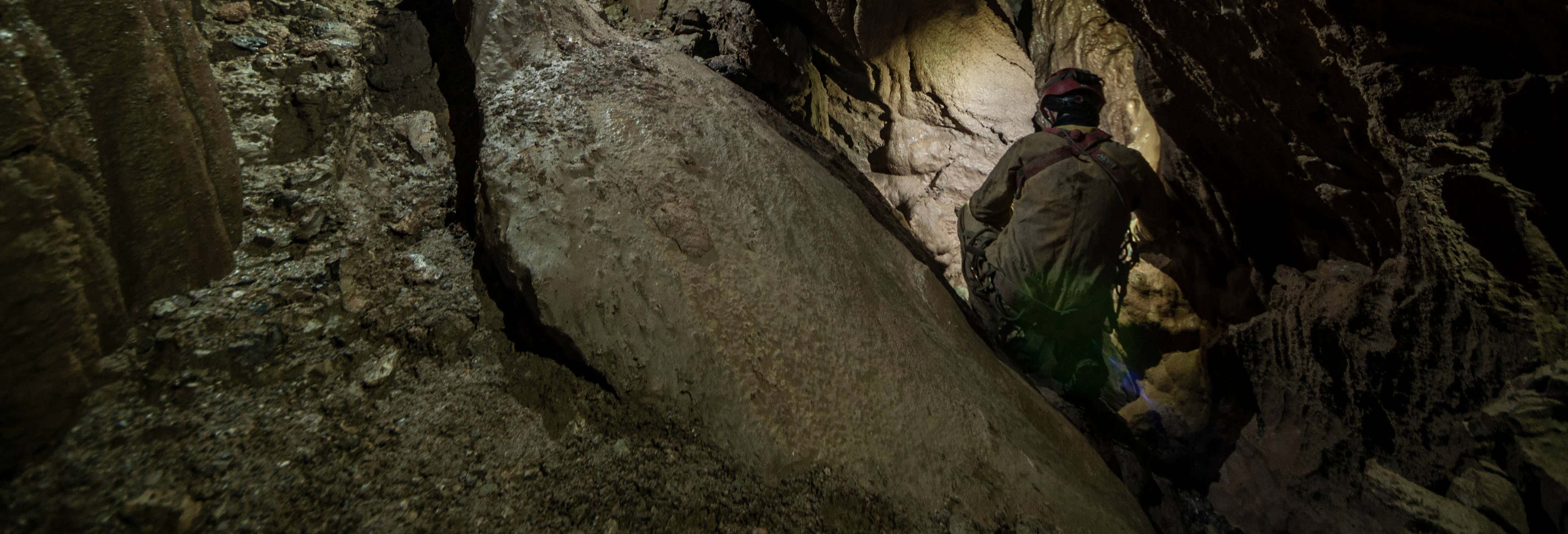 La gruta del Manto Sagrado Speleology Tour