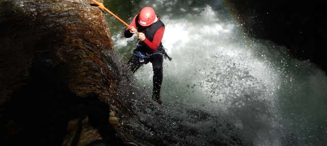 Discesa in corda doppia alle cascate del Tambillo