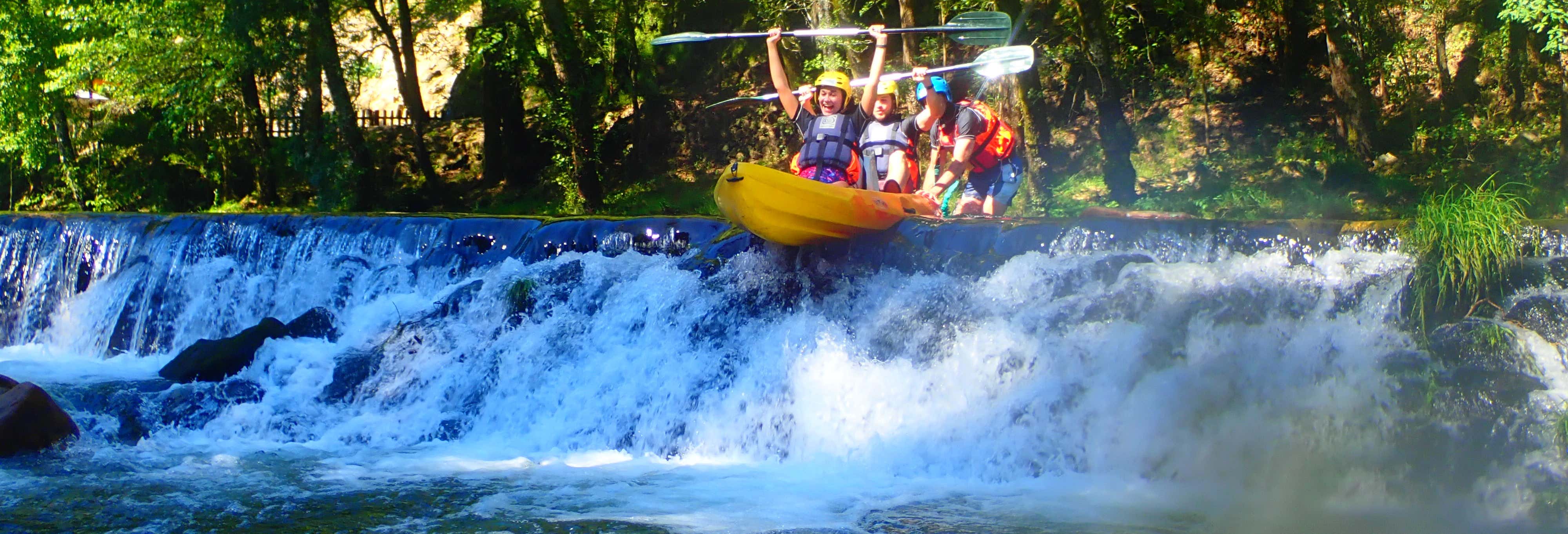 Kayak tour on the Vez River