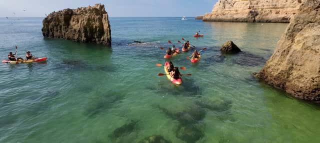 Tour in kayak delle grotte di Armação de Pêra
