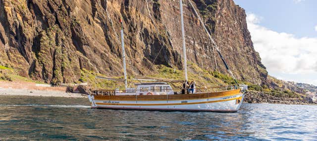 Giro in barca al tramonto a Cabo Girão