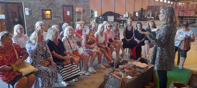 Visita a una fabbrica di sughero