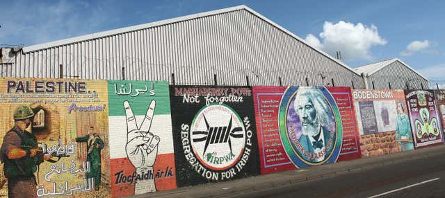 Free tour pela Belfast política