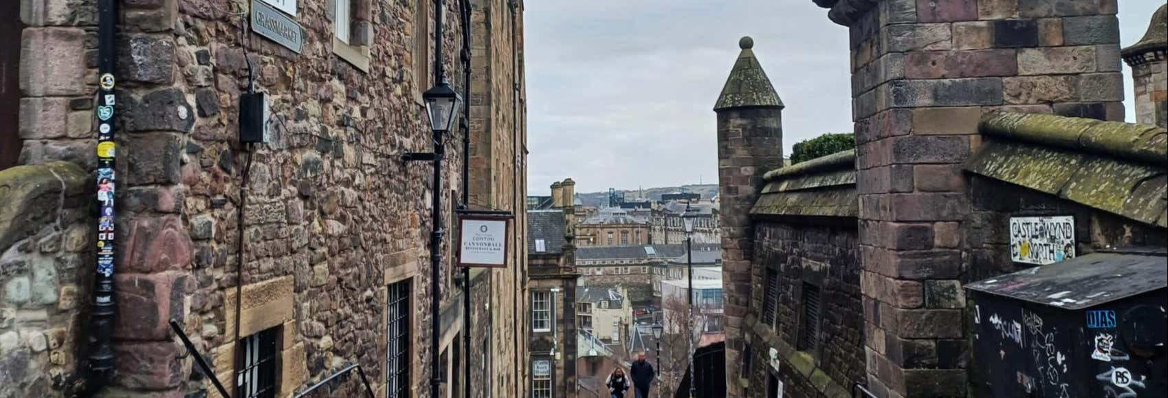 Royal Mile Closes Tour
