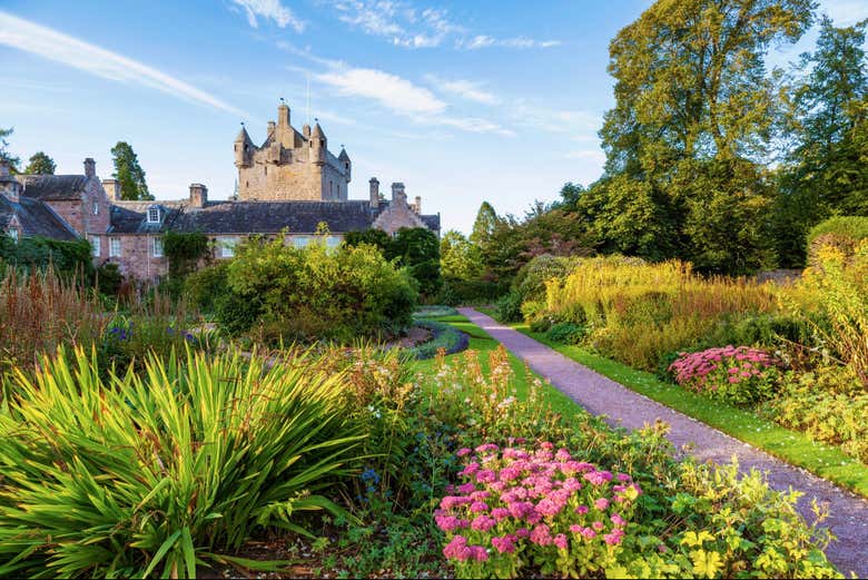 Cairngorms National Park, Clava Cairns & Cawdor Castle Day Trip