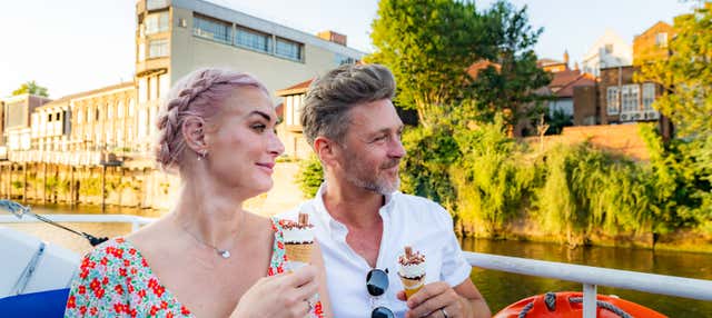 Giro in barca con musica al tramonto