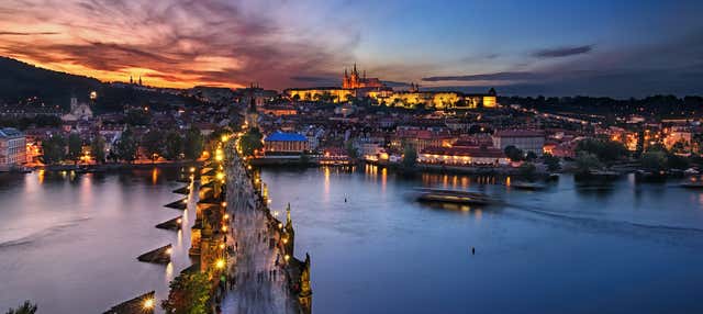 Giro in battello con cena sulla Moldava